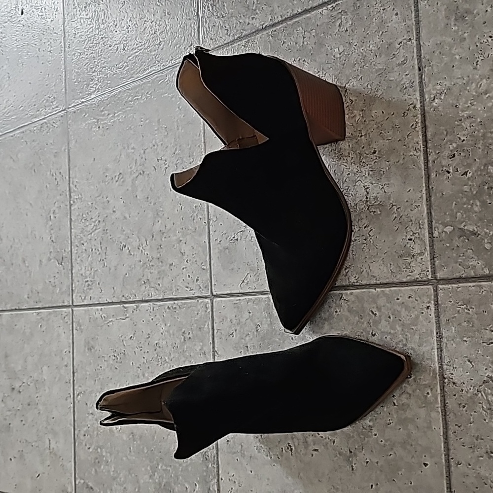 High heel boots